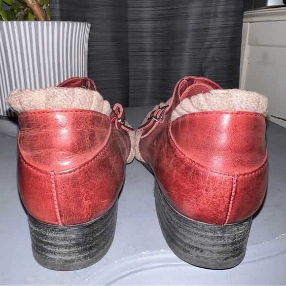 Antelope Women's Red Leather Shoes - Picture 8 of 12